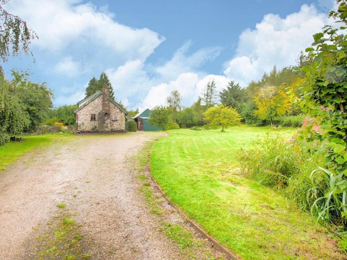 Vintage Holiday Home In Welshpool With Garden Zewnętrze zdjęcie